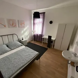 https://hotel-am-schloss-frankfurt-am-main.hotelsheidelberg.net