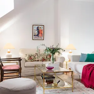 https://la-casa-de-san-fernando-con-vistas-a-los-reales-alcazares.es-andalucia.com